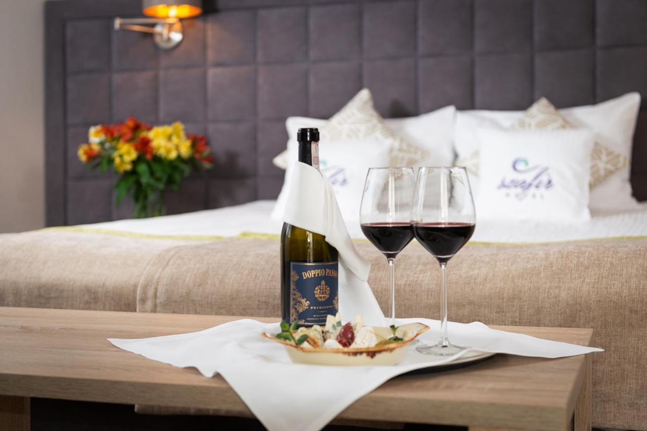Hotel Szafir Jastrzębia Góra Екстериор снимка