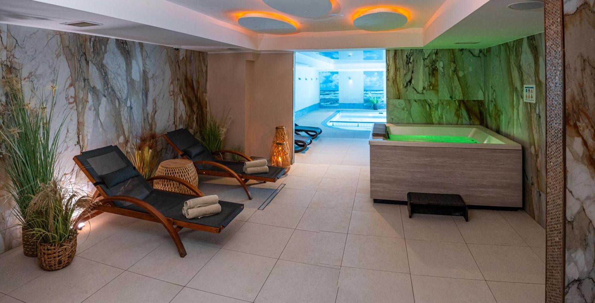 Hotel Szafir Jastrzębia Góra Екстериор снимка